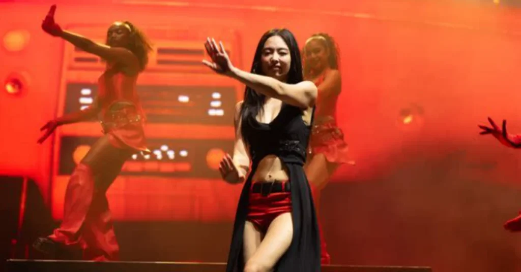 Jennie Faces Wardrobe Mishap at Coachella 2025, Handles It Like a Pro