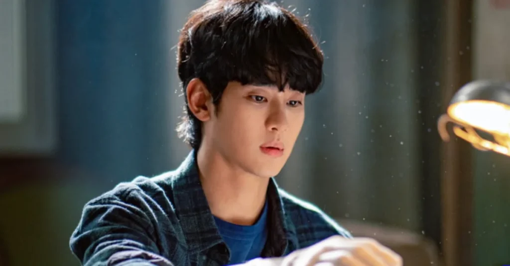 Kim Soo Hyun in Knock off